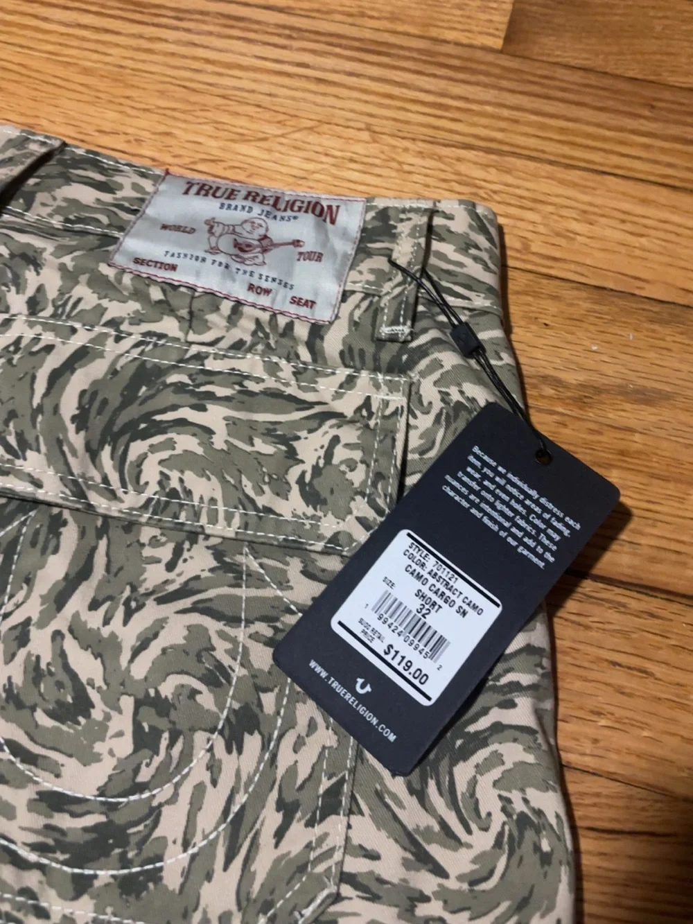 True Religion Men's Green Camo Cargo Shorts
